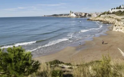 Balmins Beach Sitges: What to Know Before You Go
